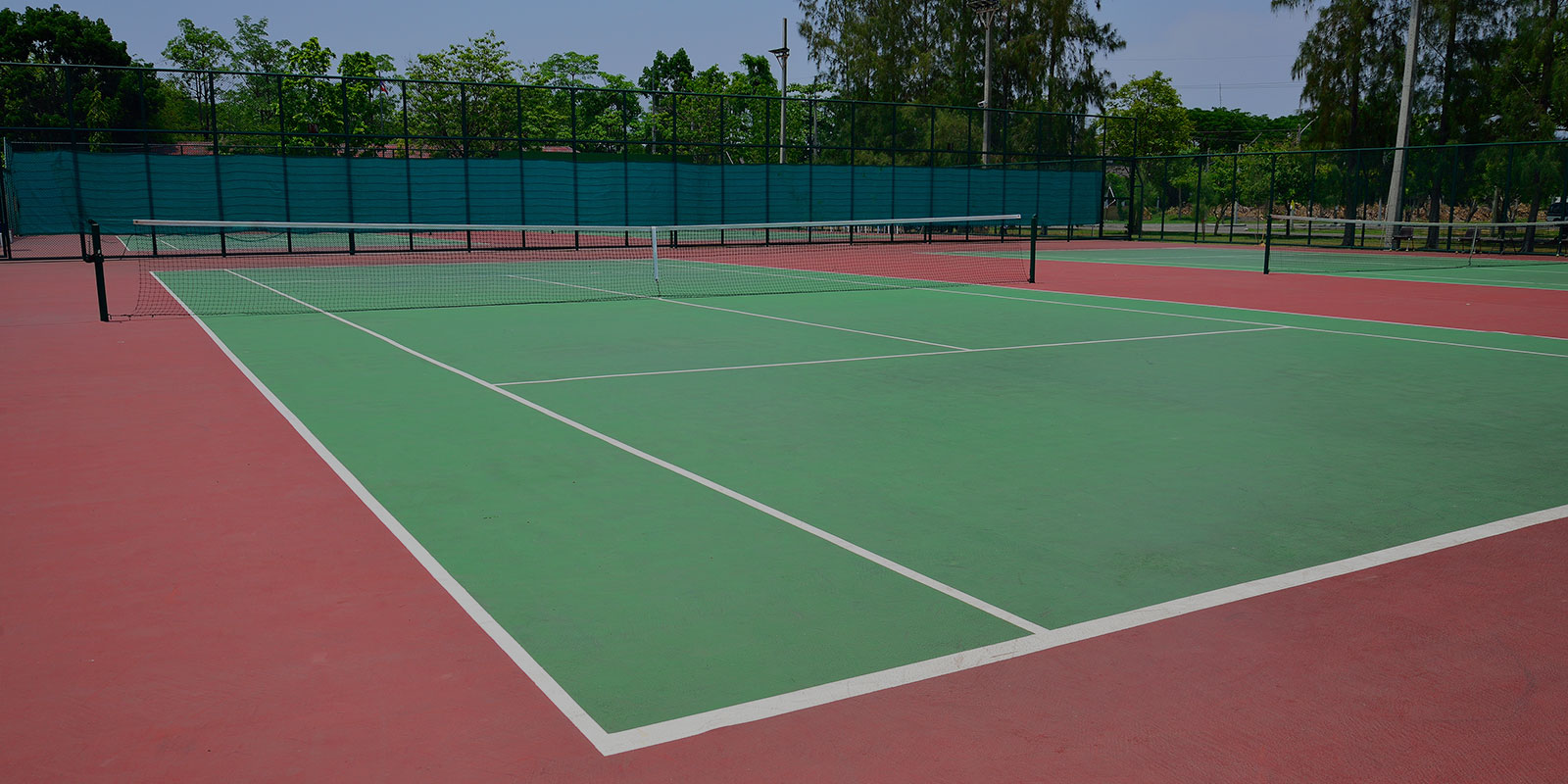 Top Court Tennis Courts are based in Derby operating throu
ghout the UK